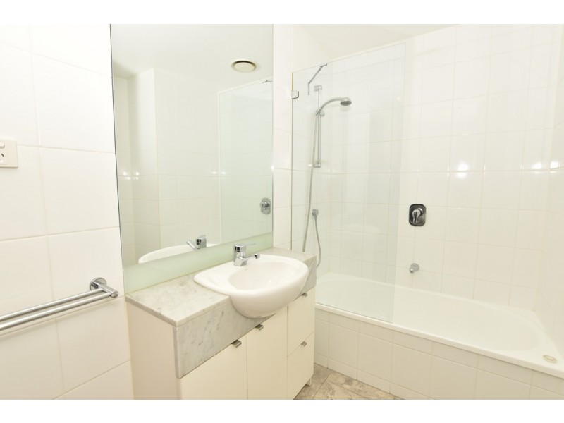 REF 110841/173 City Road, Southbank VIC 3006