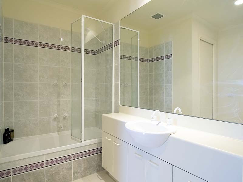 REF 110990/83 Queensbridge Street, Southbank VIC 3006