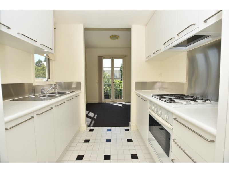 3/2 Wellington Crescent, East Melbourne VIC 3002