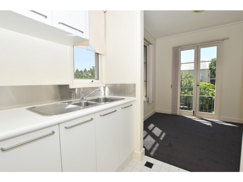 3/2 Wellington Crescent, East Melbourne VIC 3002