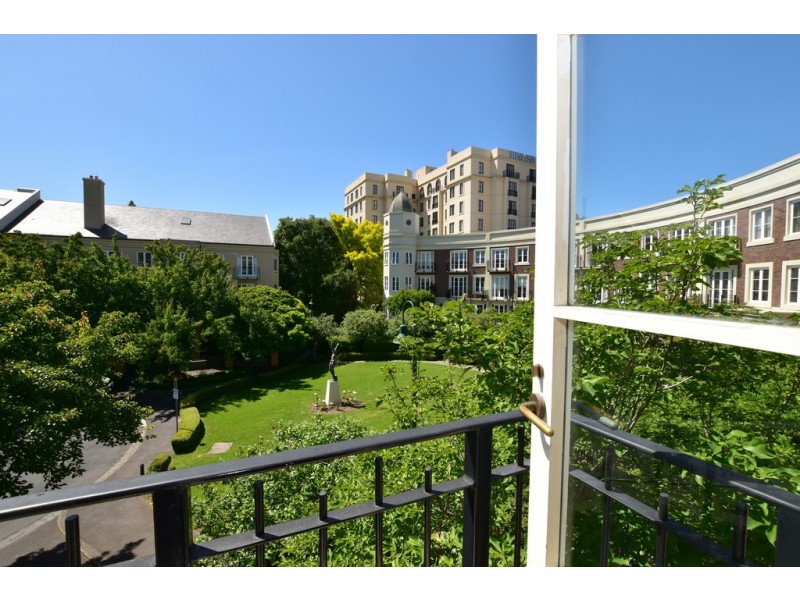 3/2 Wellington Crescent, East Melbourne VIC 3002