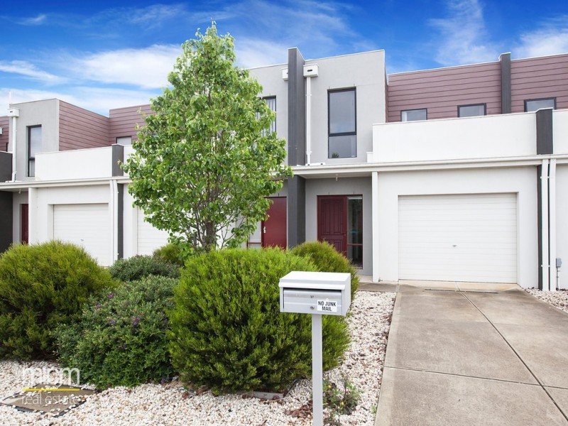 37/39 Astley Crescent, Point Cook VIC 3030