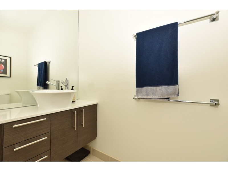 1410/318 Russell Street, Melbourne VIC 3000