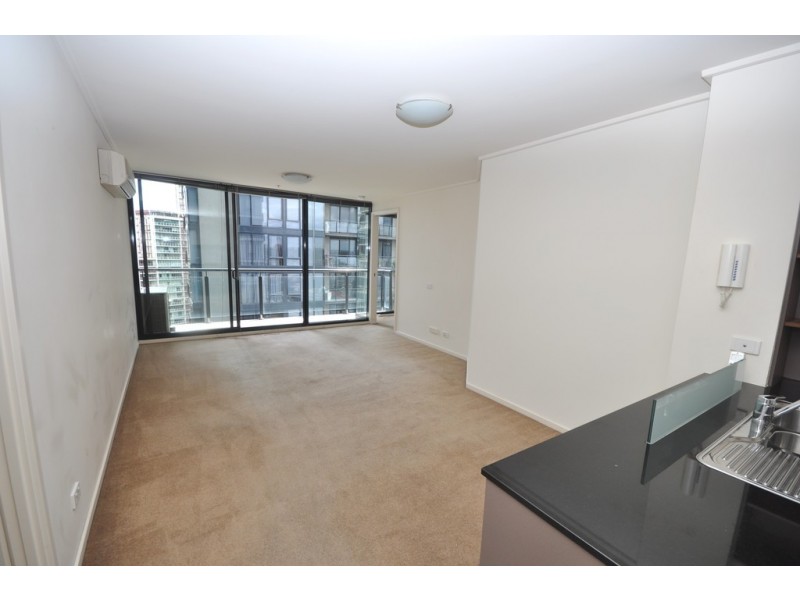 REF 111376/100 Kavanagh Street, Southbank VIC 3006