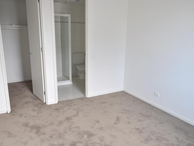 REF 111406/38 Bank Street, South Melbourne VIC 3205