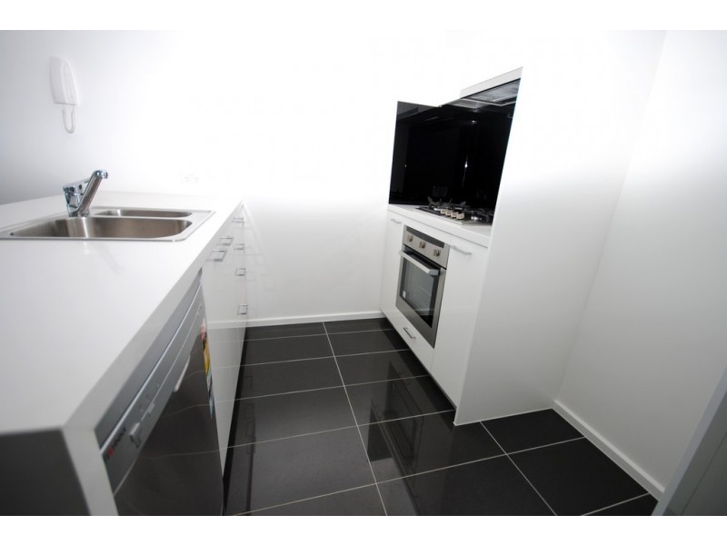 REF 111502/241 City Road, Southbank VIC 3006