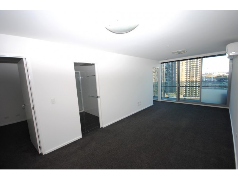 REF 111502/241 City Road, Southbank VIC 3006
