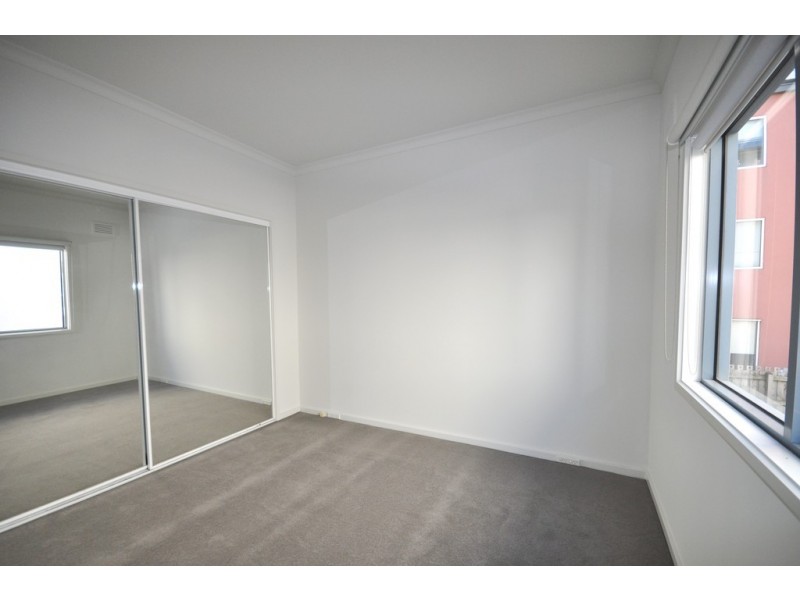 REF 11205/89 Dodds Street, Southbank VIC 3006