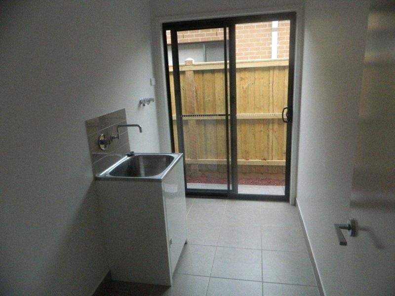 8 McKeown Avenue, Williams Landing VIC 3027