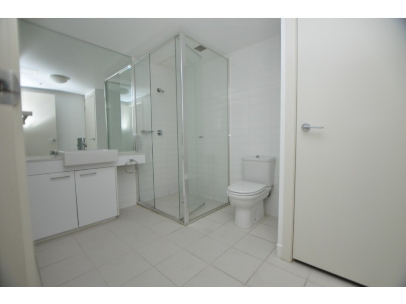 1012/100 Harbour Esplanade, Docklands VIC 3008