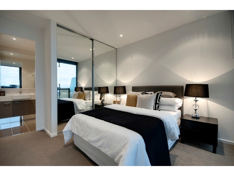 REF 100210/118 Kavanagh Street, Southbank VIC 3006