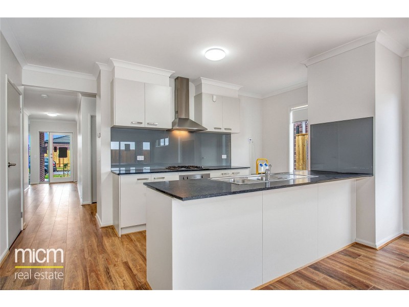 27 Lismore Road, Point Cook VIC 3030