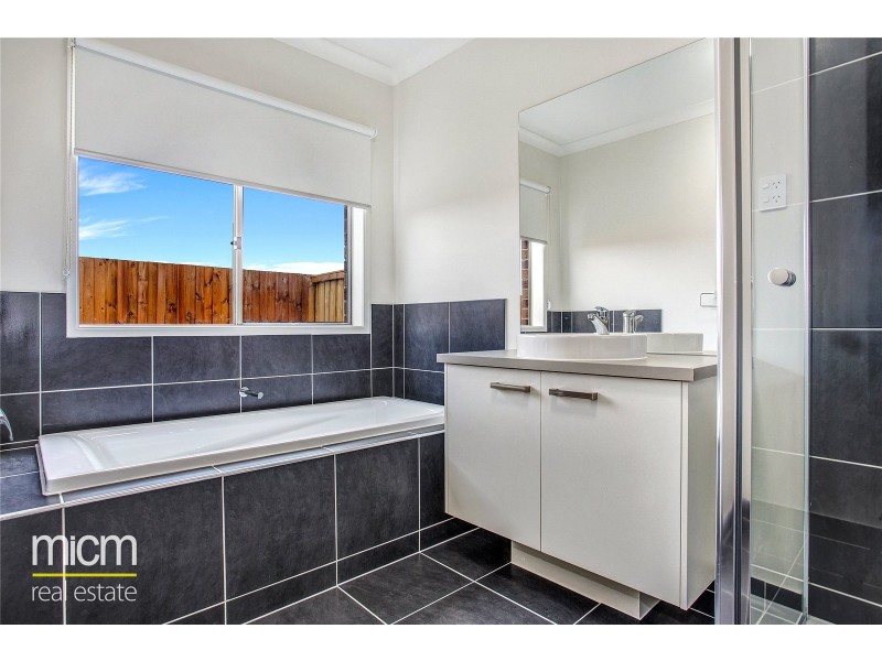 27 Lismore Road, Point Cook VIC 3030