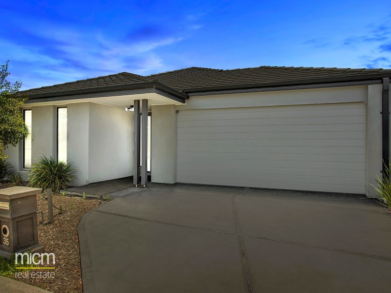 35 Martaban Crescent, Point Cook VIC 3030
