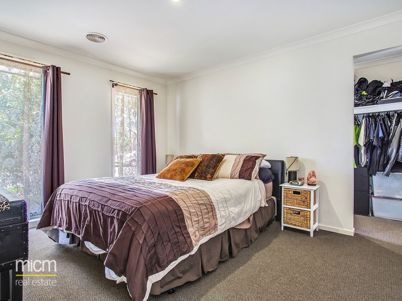 35 Martaban Crescent, Point Cook VIC 3030
