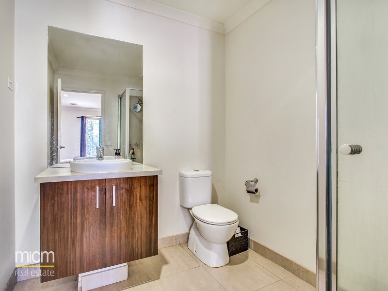 35 Martaban Crescent, Point Cook VIC 3030