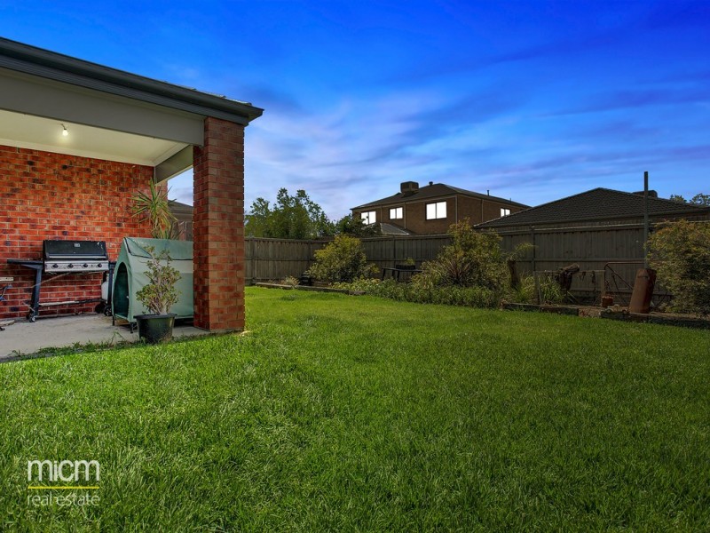 35 Martaban Crescent, Point Cook VIC 3030