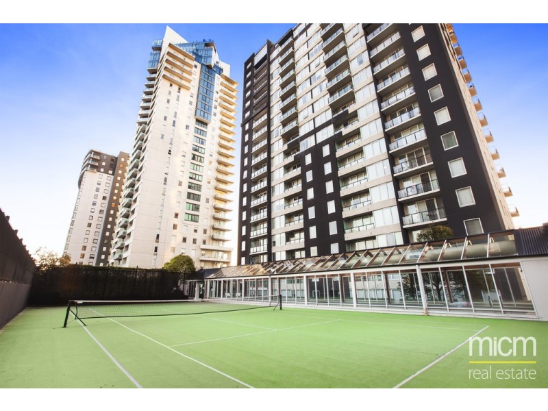 REF 112401/79 Whiteman Street, Southbank VIC 3006