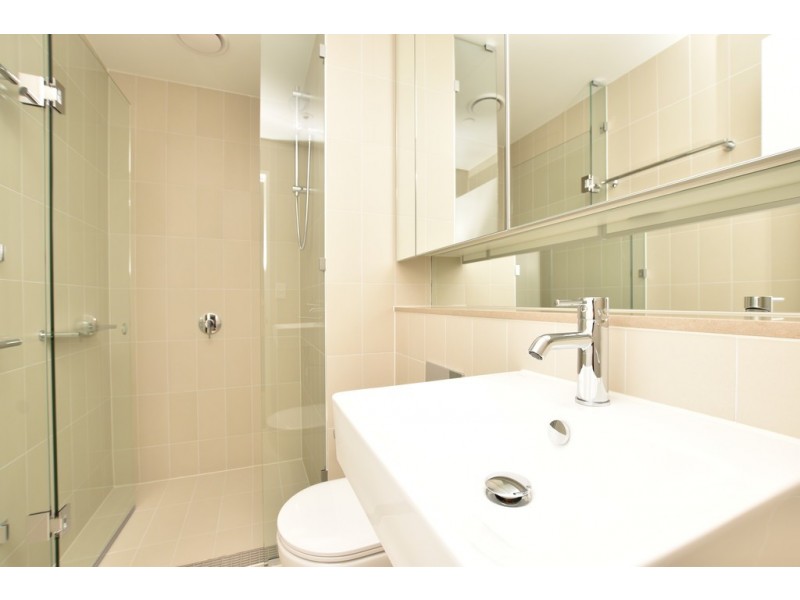 801N/883 Collins Street, Docklands VIC 3008