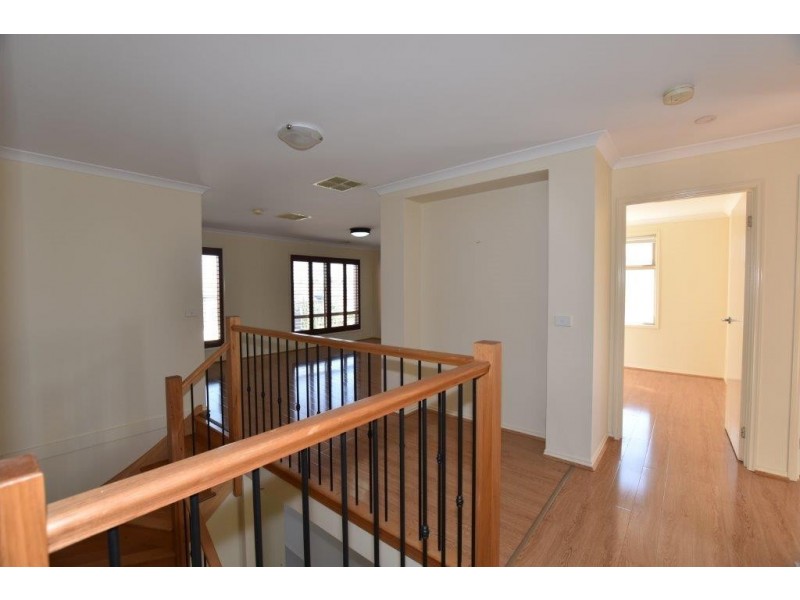 31 Whitetop Drive, Point Cook VIC 3030