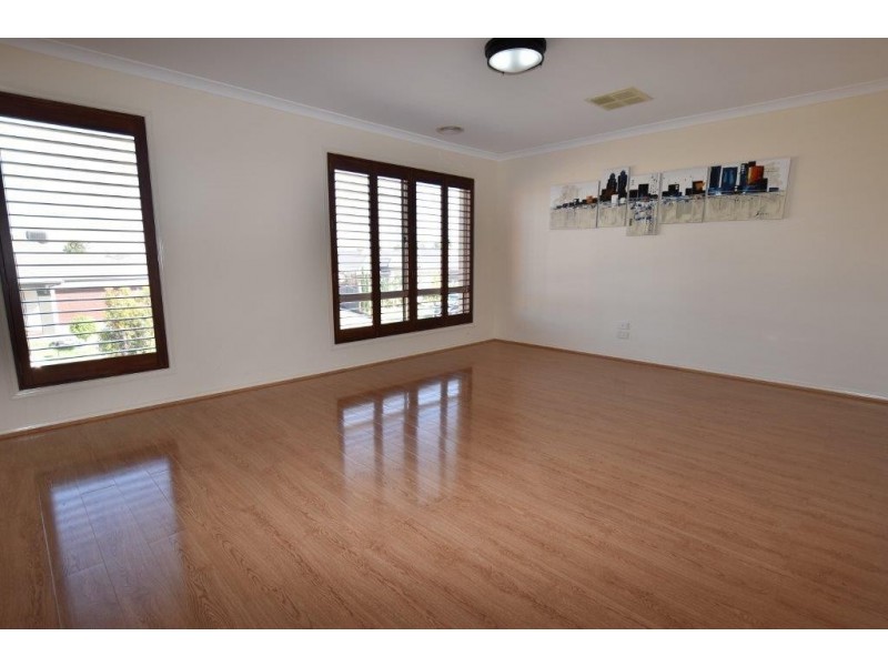 31 Whitetop Drive, Point Cook VIC 3030