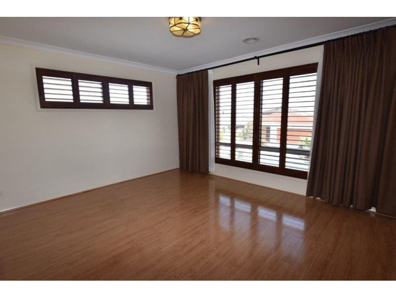 31 Whitetop Drive, Point Cook VIC 3030