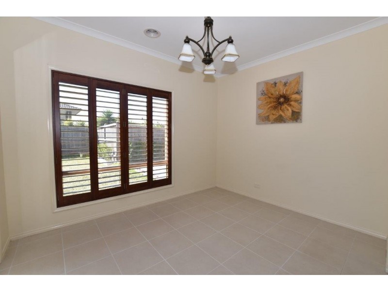 31 Whitetop Drive, Point Cook VIC 3030