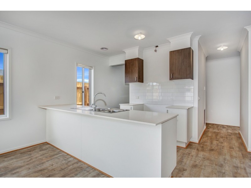 43 Pottery Avenue, Point Cook VIC 3030