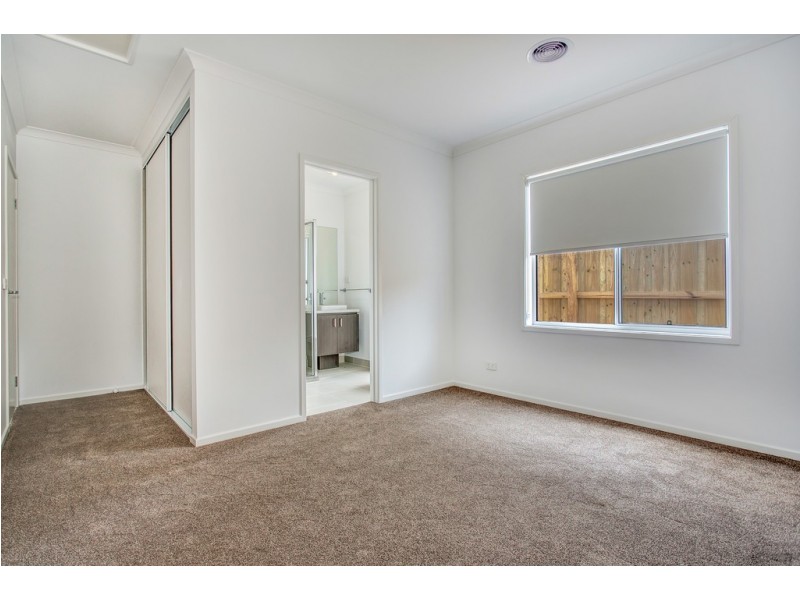 43 Pottery Avenue, Point Cook VIC 3030