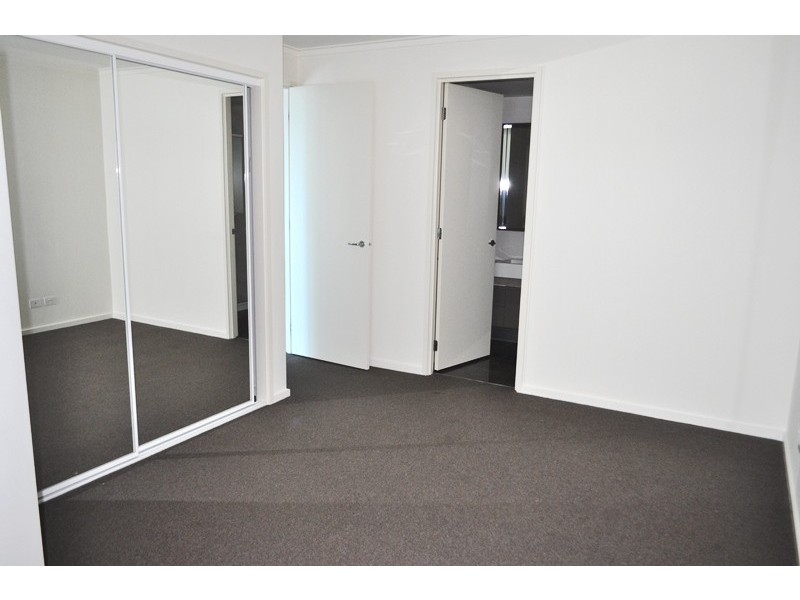 REF 120100/180 City Road, Southbank VIC 3006