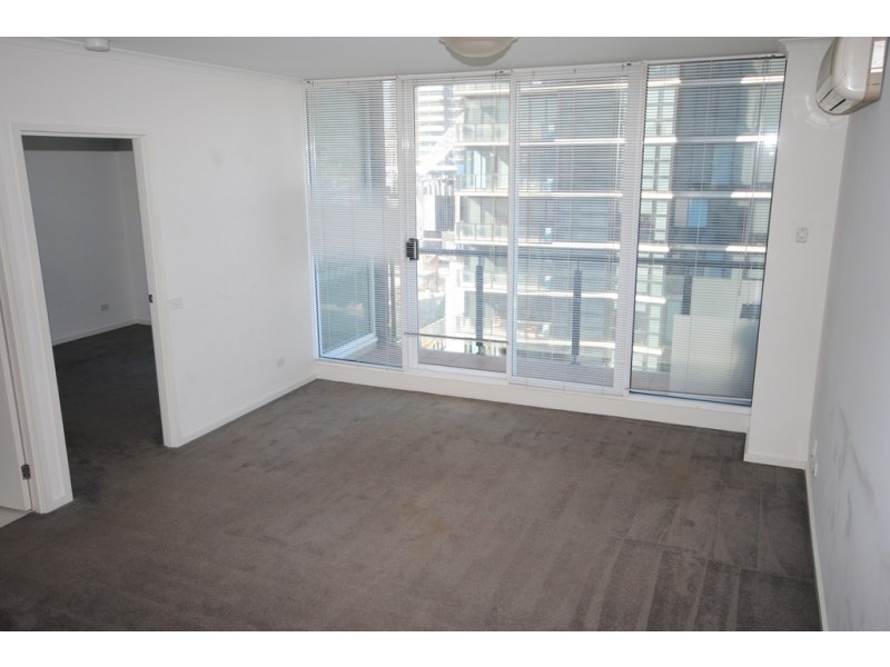 REF 120112/79 Whiteman Street, Southbank VIC 3006