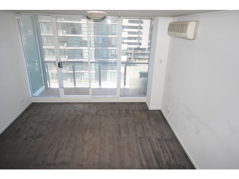 REF 120112/79 Whiteman Street, Southbank VIC 3006