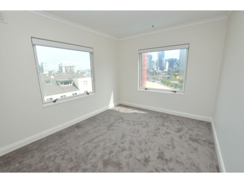 REF 120166/8 Wells Street, Southbank VIC 3006
