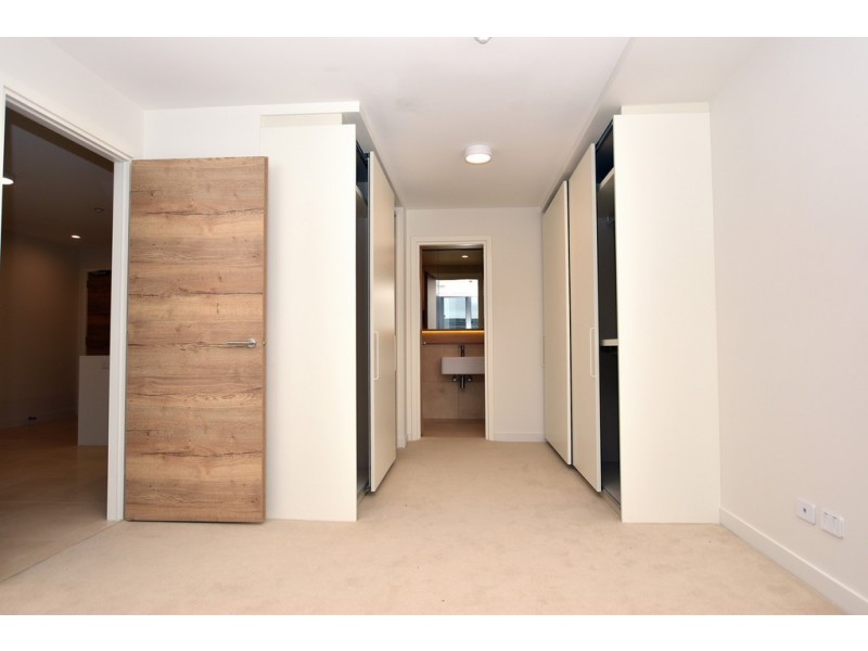 1709/12 Queens Road, Melbourne VIC 3004
