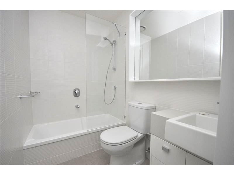 REF 120501/180 City Road, Southbank VIC 3006