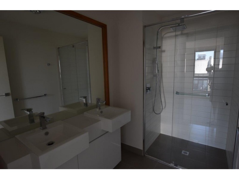 74 Central Park Walk, Cheltenham VIC 3192