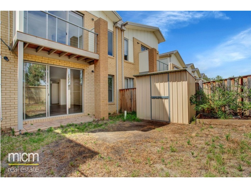 15 Broadbeach Circuit, Point Cook VIC 3030