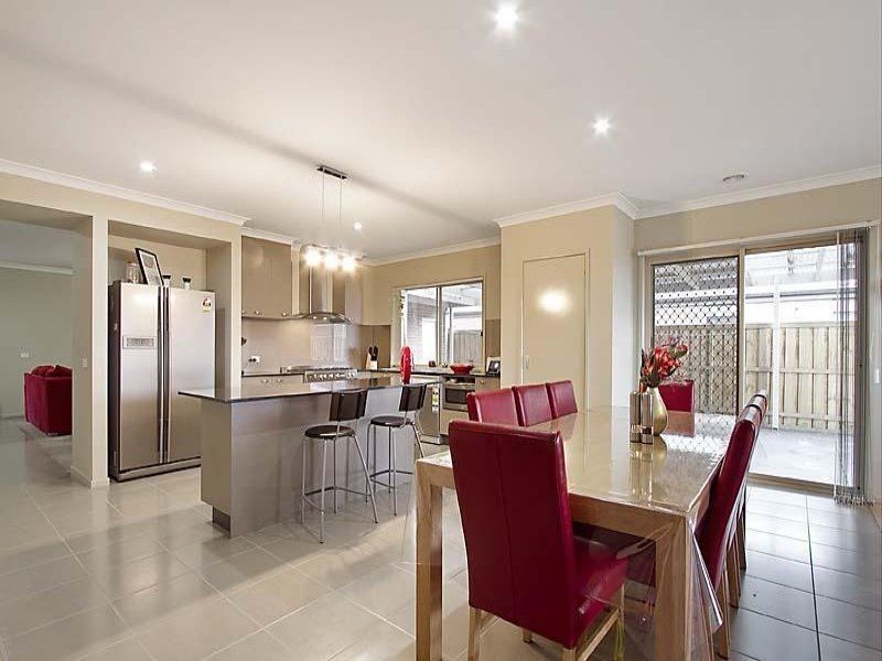 6 Ribbon Close, Point Cook VIC 3030