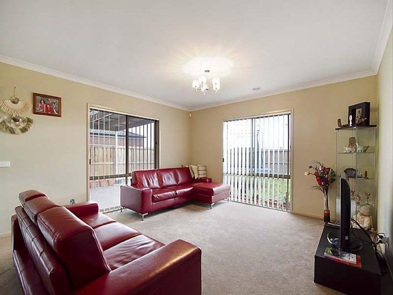 6 Ribbon Close, Point Cook VIC 3030