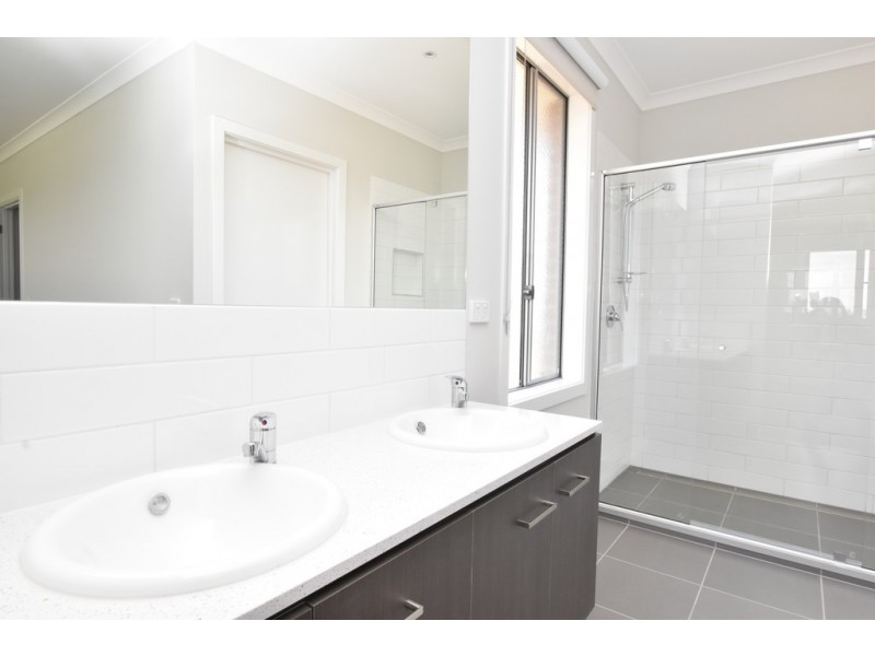 102 Middleton Drive, Point Cook VIC 3030