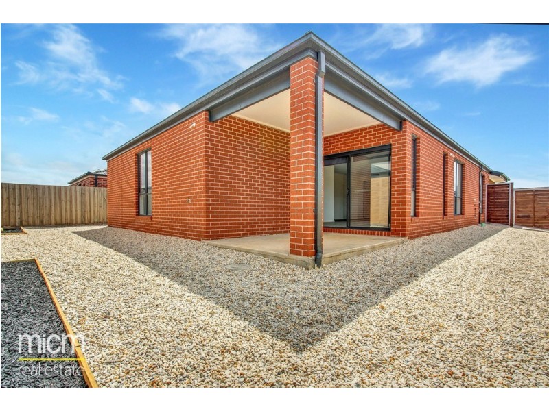 20 Rochester Grove, Truganina VIC 3029