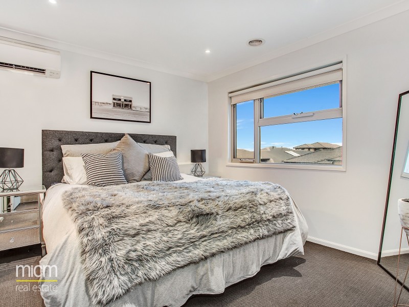 9 Knight Avenue, Point Cook VIC 3030