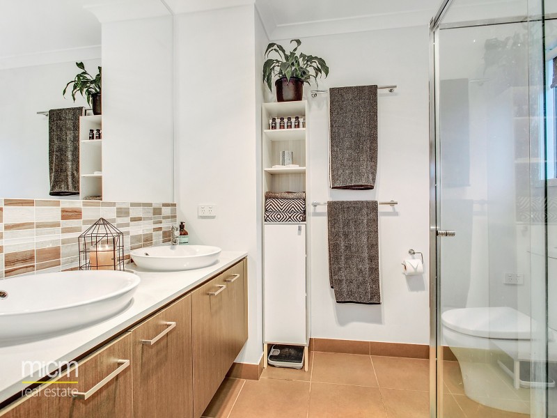 9 Knight Avenue, Point Cook VIC 3030