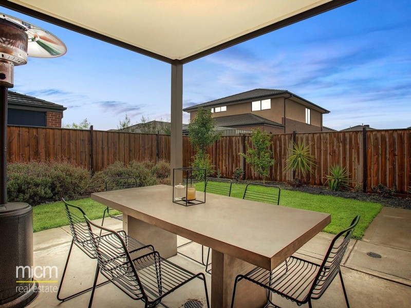 9 Knight Avenue, Point Cook VIC 3030