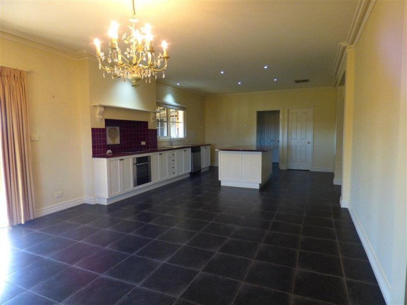 2 Browns Road, Werribee VIC 3030