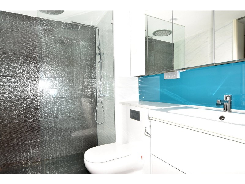 REF 121110/163 City Road, Southbank VIC 3006