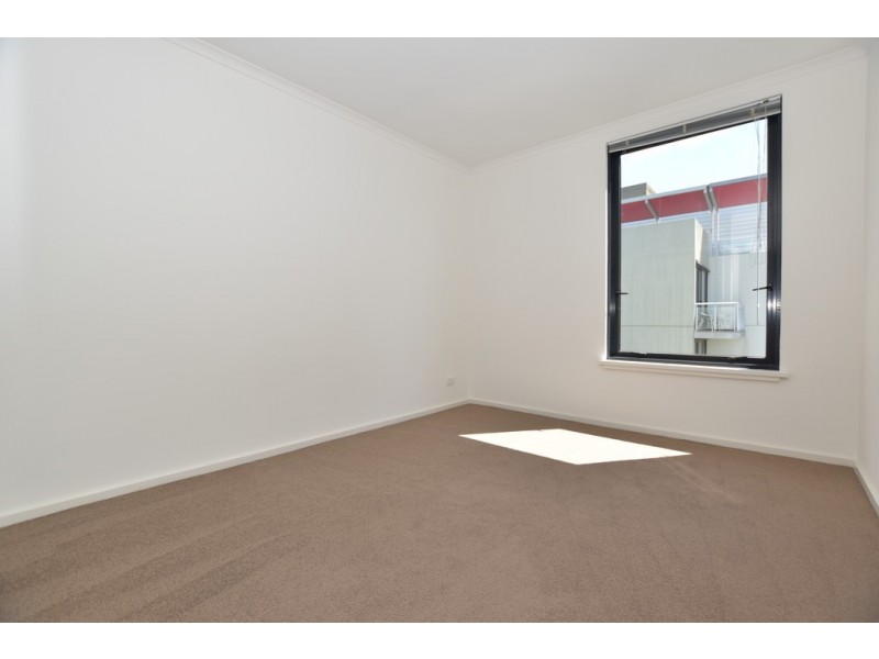 REF 121113/39 Dorcas Street, South Melbourne VIC 3205