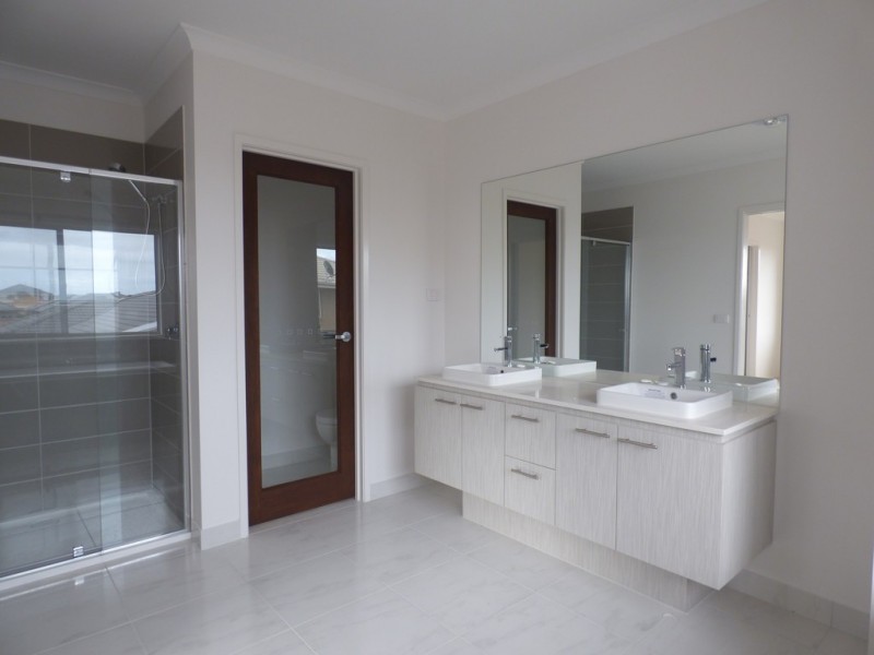 16 Littlecroft Street, Point Cook VIC 3030