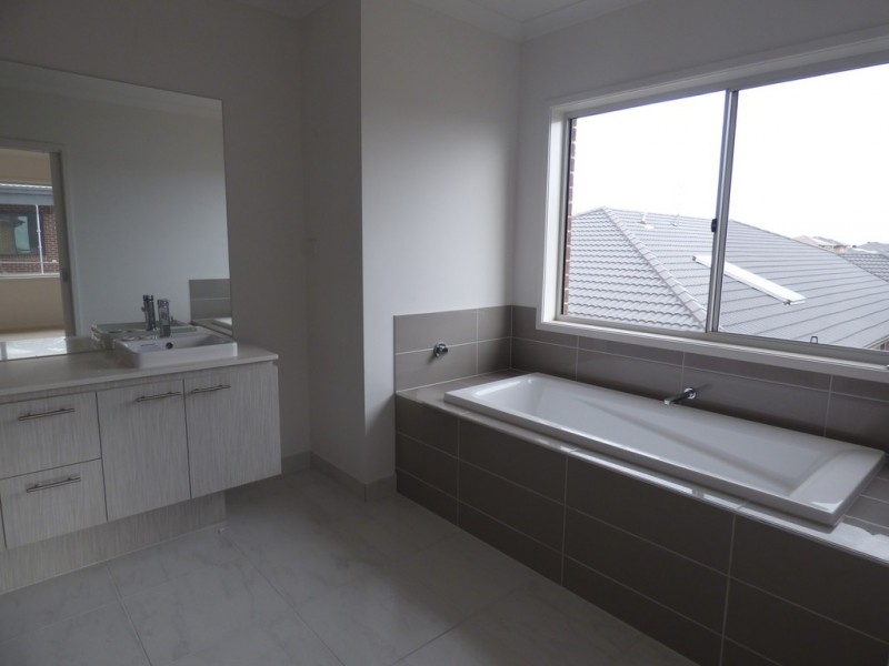 16 Littlecroft Street, Point Cook VIC 3030