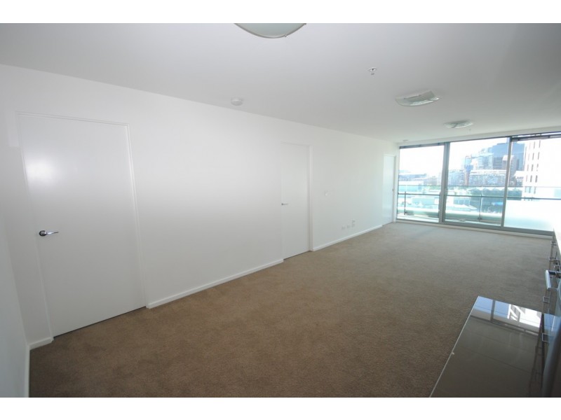 REF 121408/241 City Road, Southbank VIC 3006